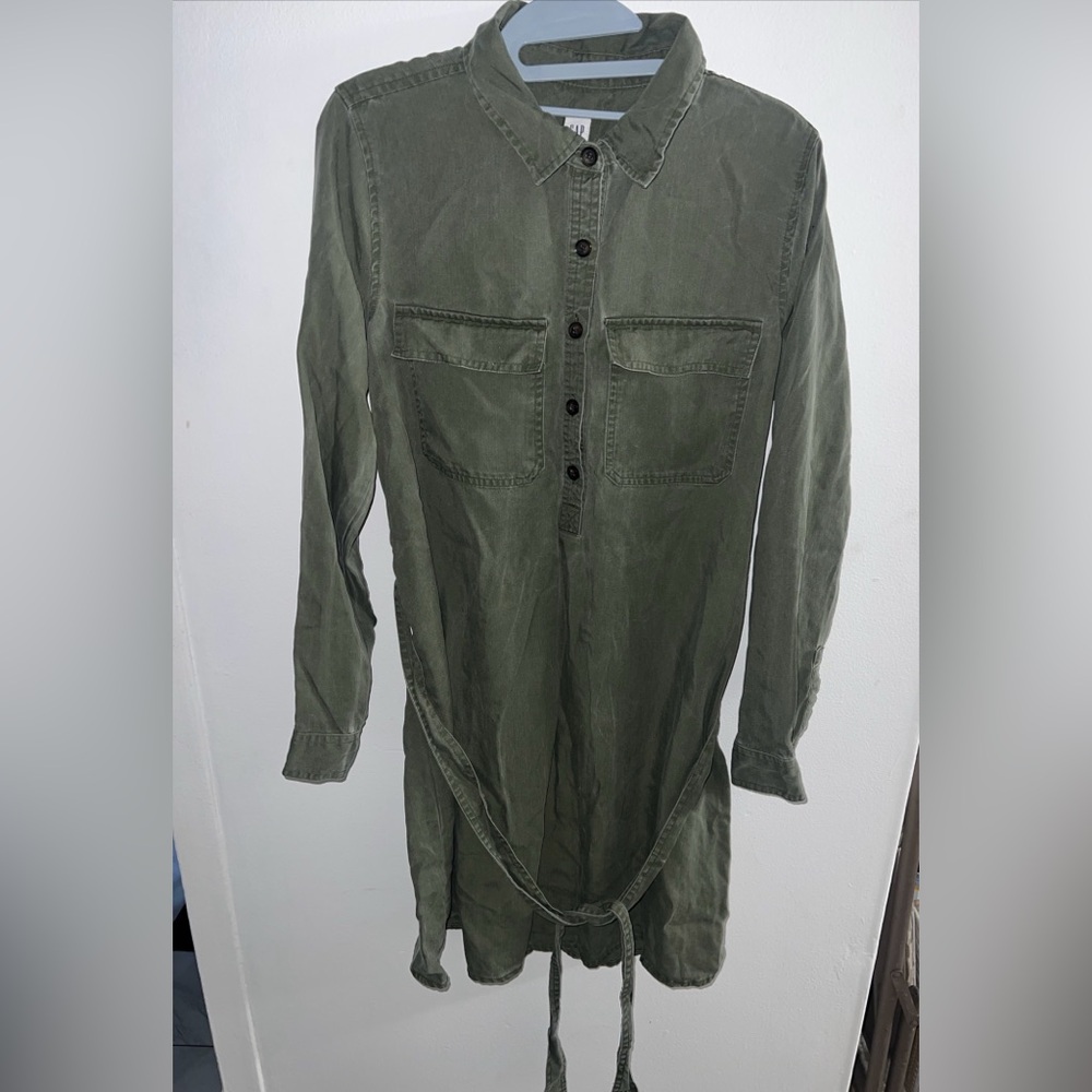 Women’s Medium GAP Shirt Dress Button Up Collared Waist Tie Army Green Worn Once